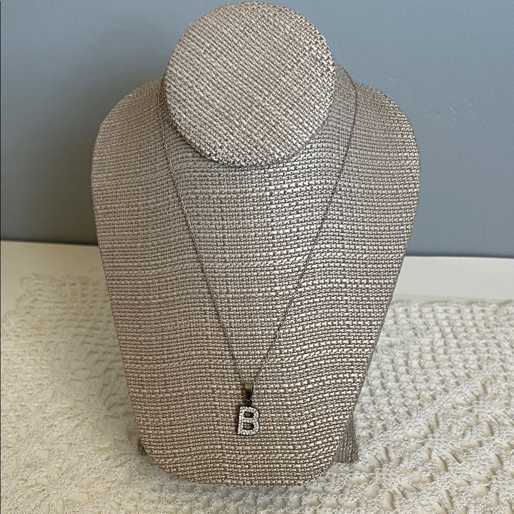 NWT Stainless Steel Elegant Silver Tone  Dainty Necklace initial B Pendant